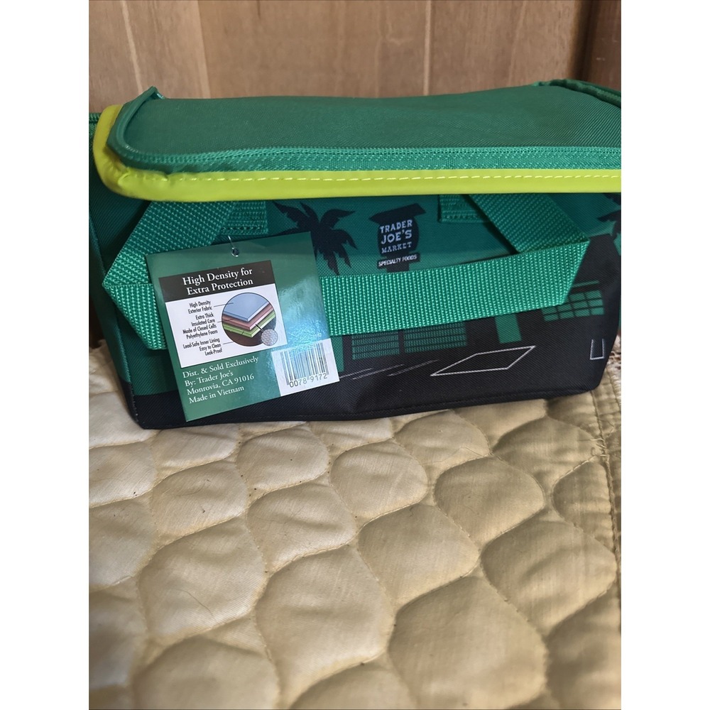 Trader Joe's Mini Emerald Green Insulated Bag Limited Holiday Edition
